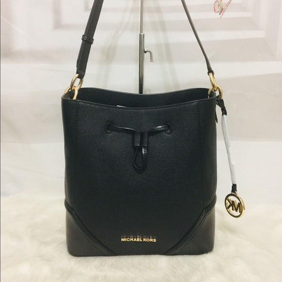 Michael Kors Nicole Large Bucket Bag - Picture 8 of 10